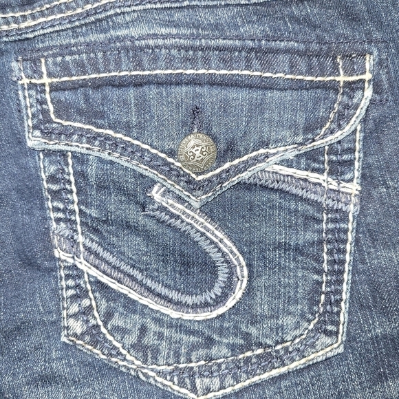 Silver Jeans Suki Flap pocket 17" flare leg medium wash distressed jeans - Picture 7 of 10